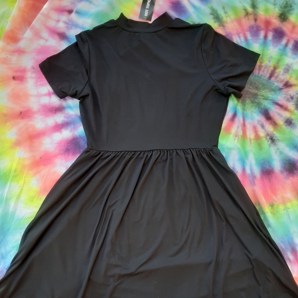 Sold. Hot Topic o ring keyhole skater dress - Picture 5 of 10